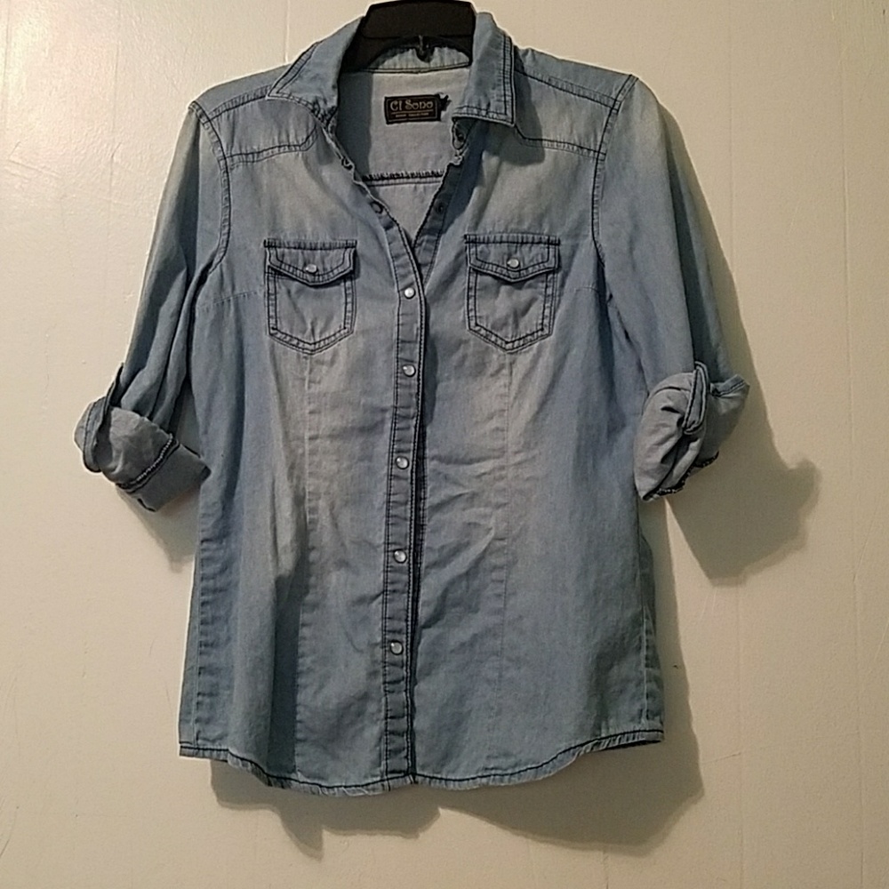 🤓Denim button down shirt M